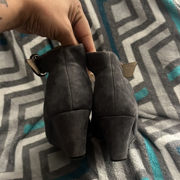 Slip Ons wedges with the buckle - Picture 4 of 10